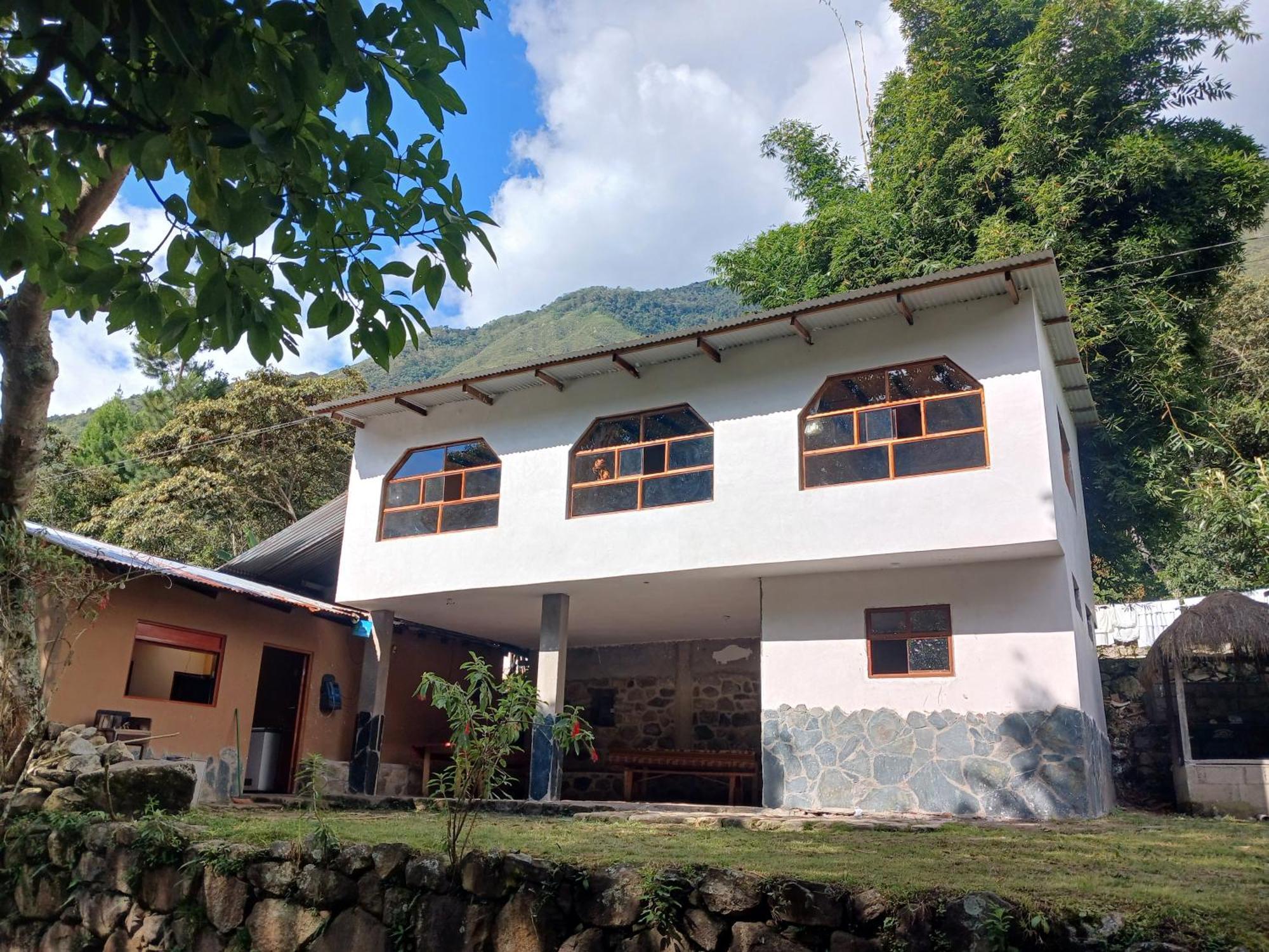 Lia B&B Lucmabamba Sahuayaco Ngoại thất bức ảnh