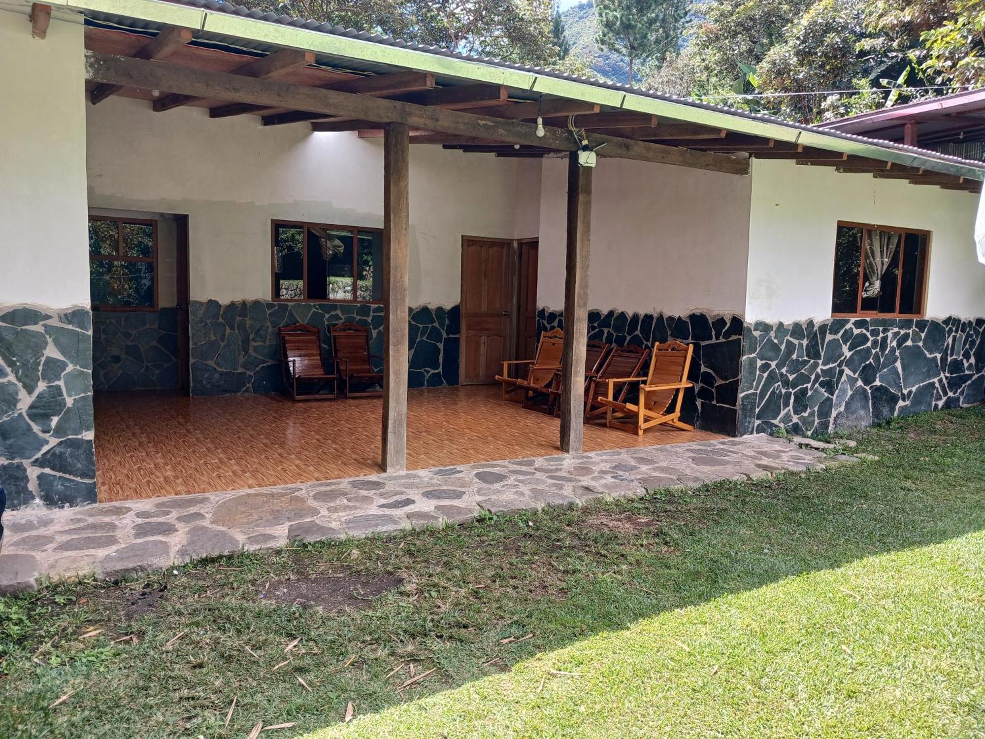 Lia B&B Lucmabamba Sahuayaco Ngoại thất bức ảnh